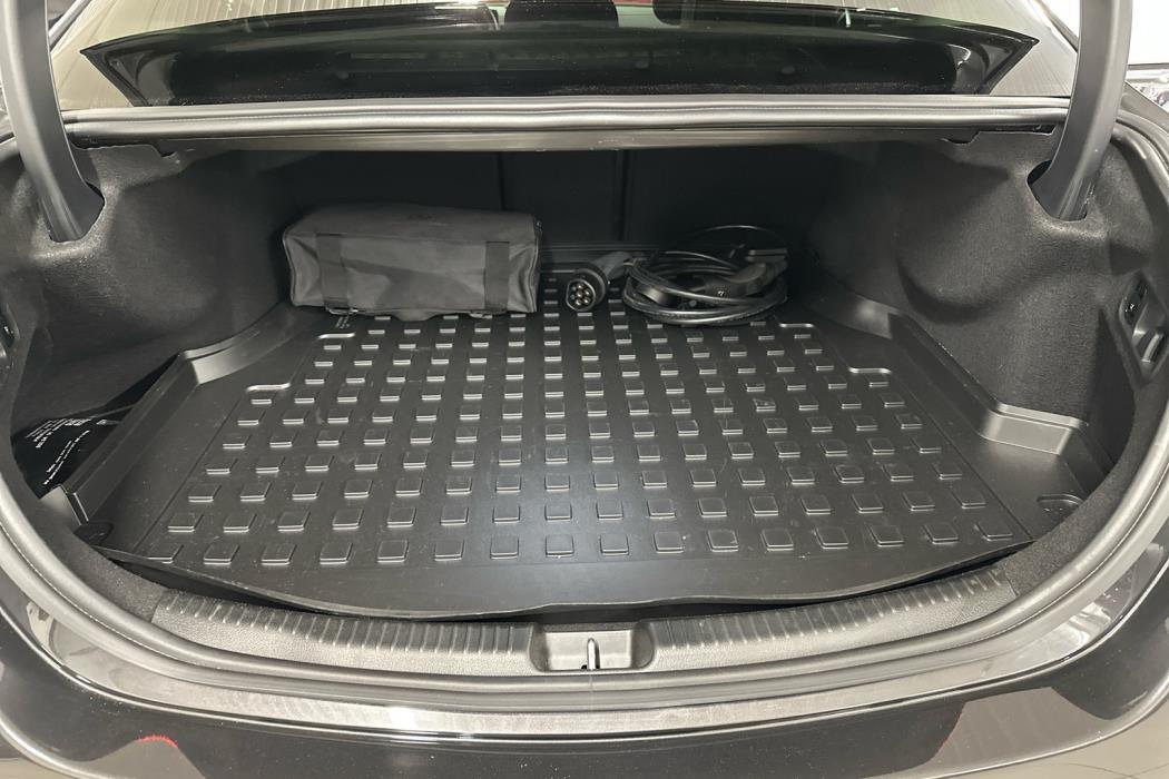 MERCEDES-BENZ C 2023