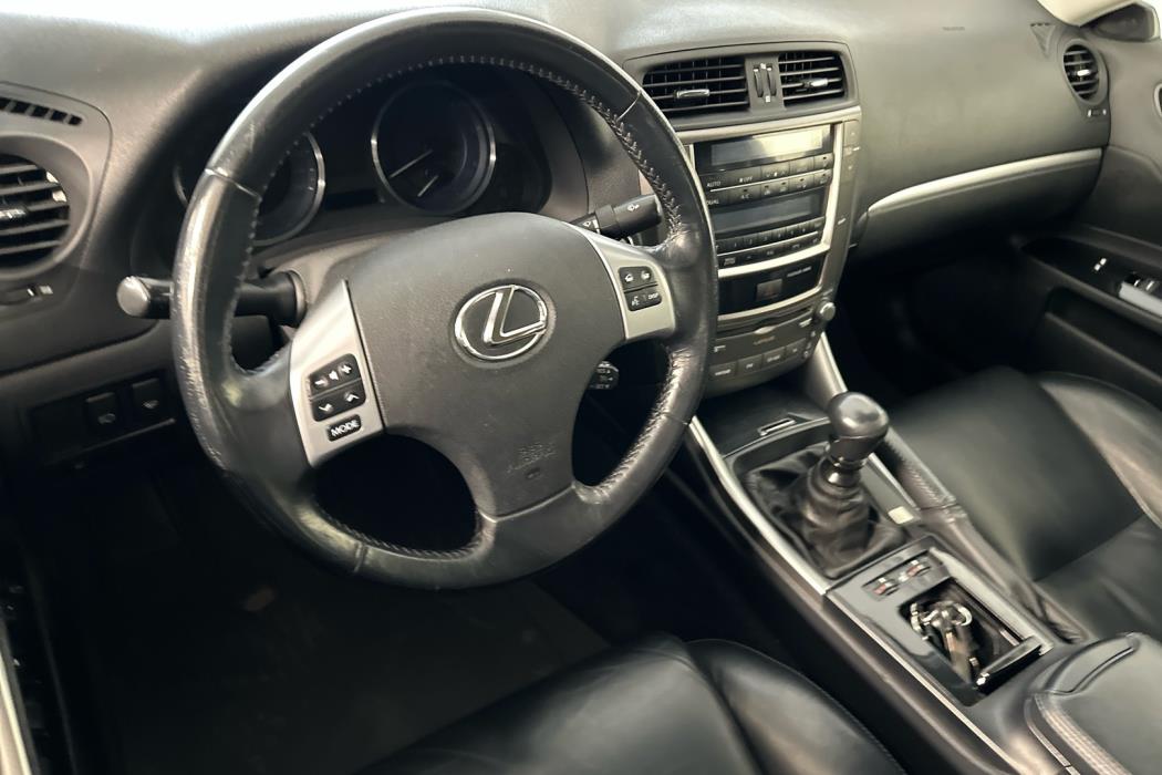 LEXUS IS 2012