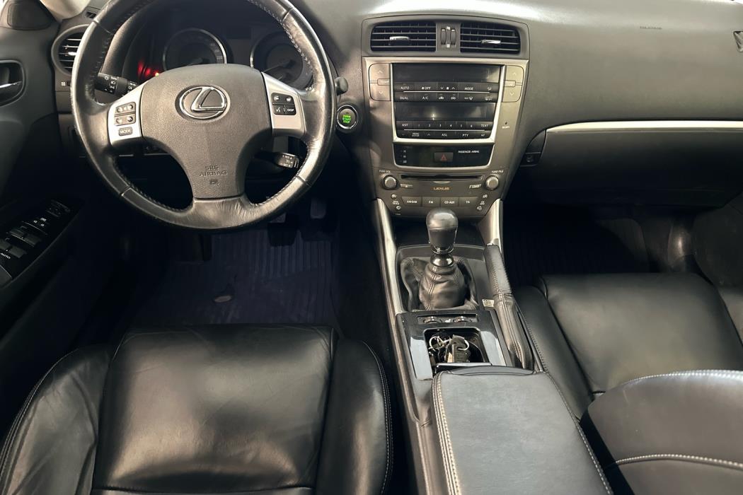 LEXUS IS 2012