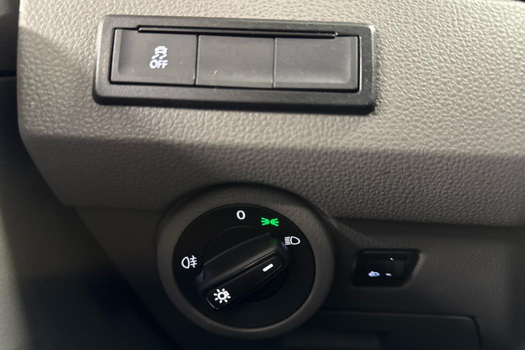 VOLKSWAGEN Transporter 2024