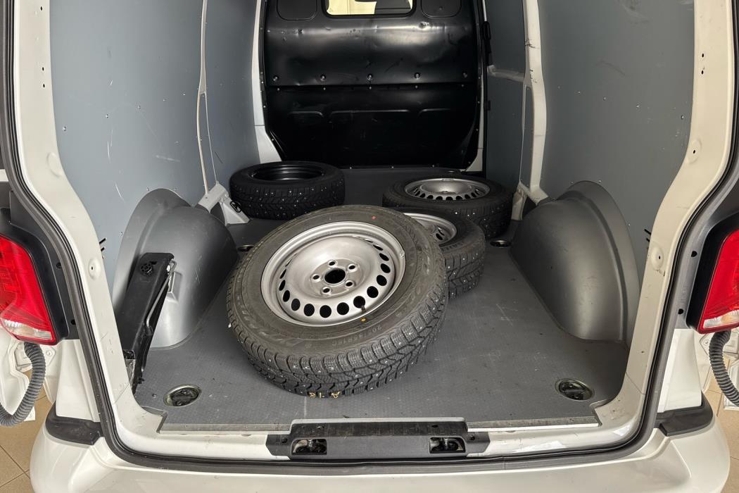 VOLKSWAGEN Transporter 2024
