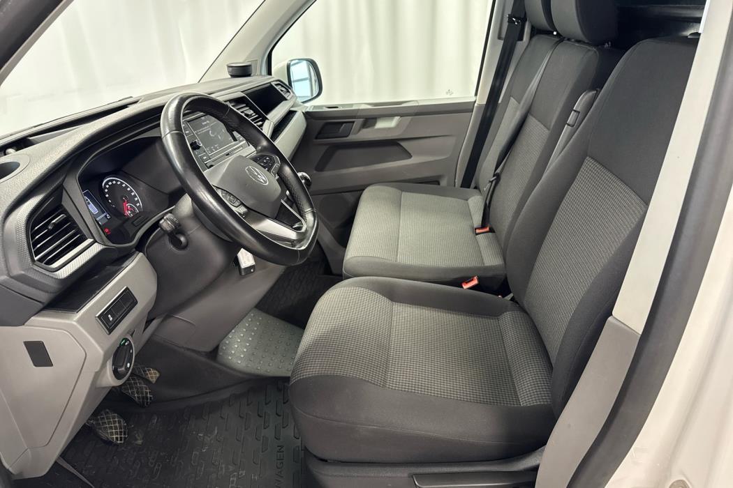 VOLKSWAGEN Transporter 2024