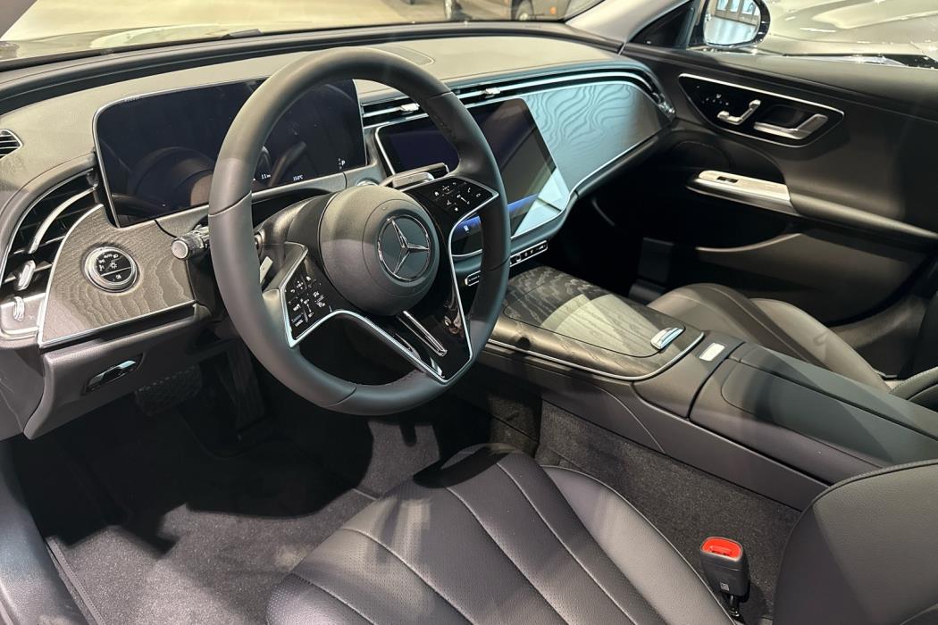 MERCEDES-BENZ E 2026