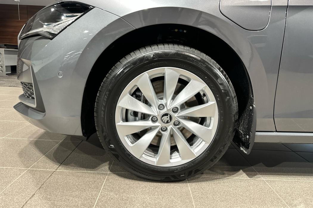 SKODA Superb 2026