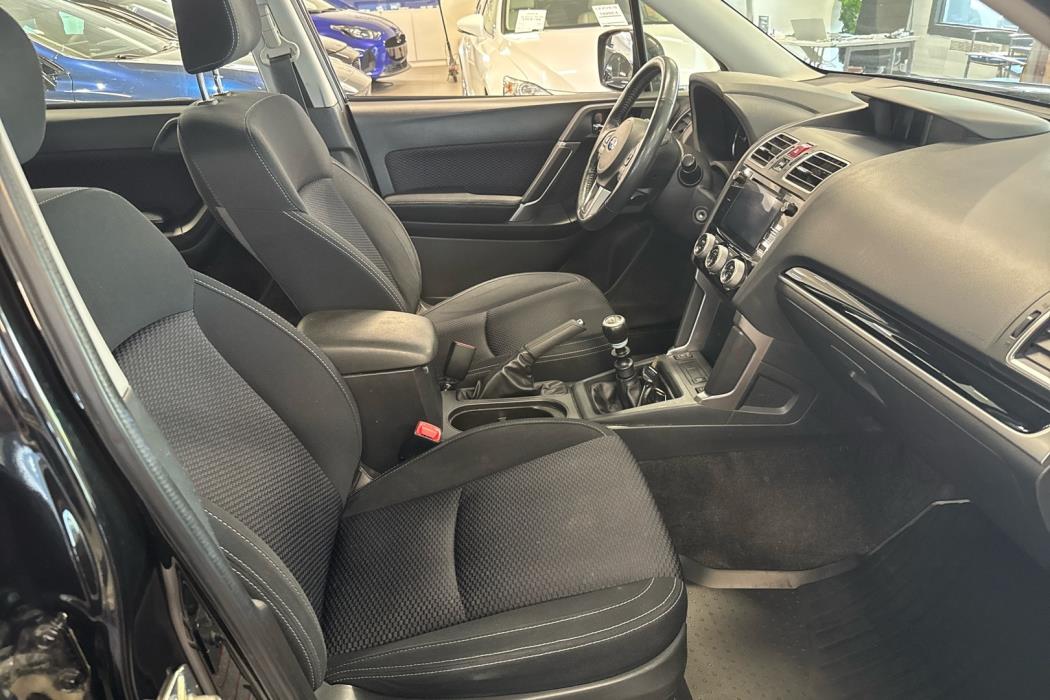 SUBARU Forester 2017