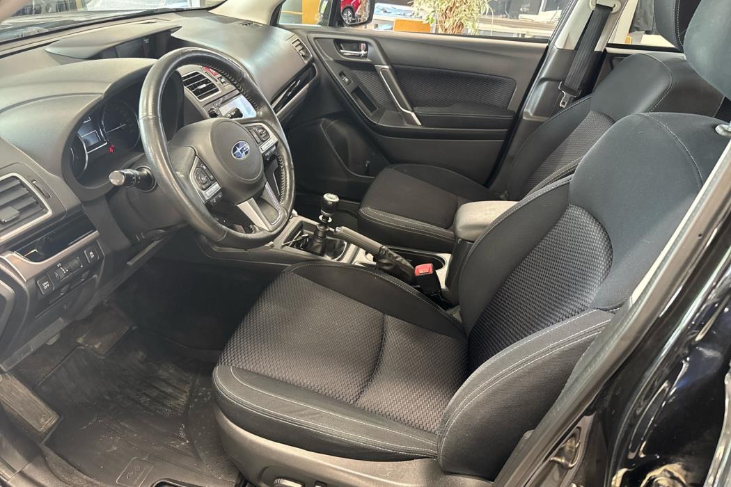 SUBARU Forester 2017