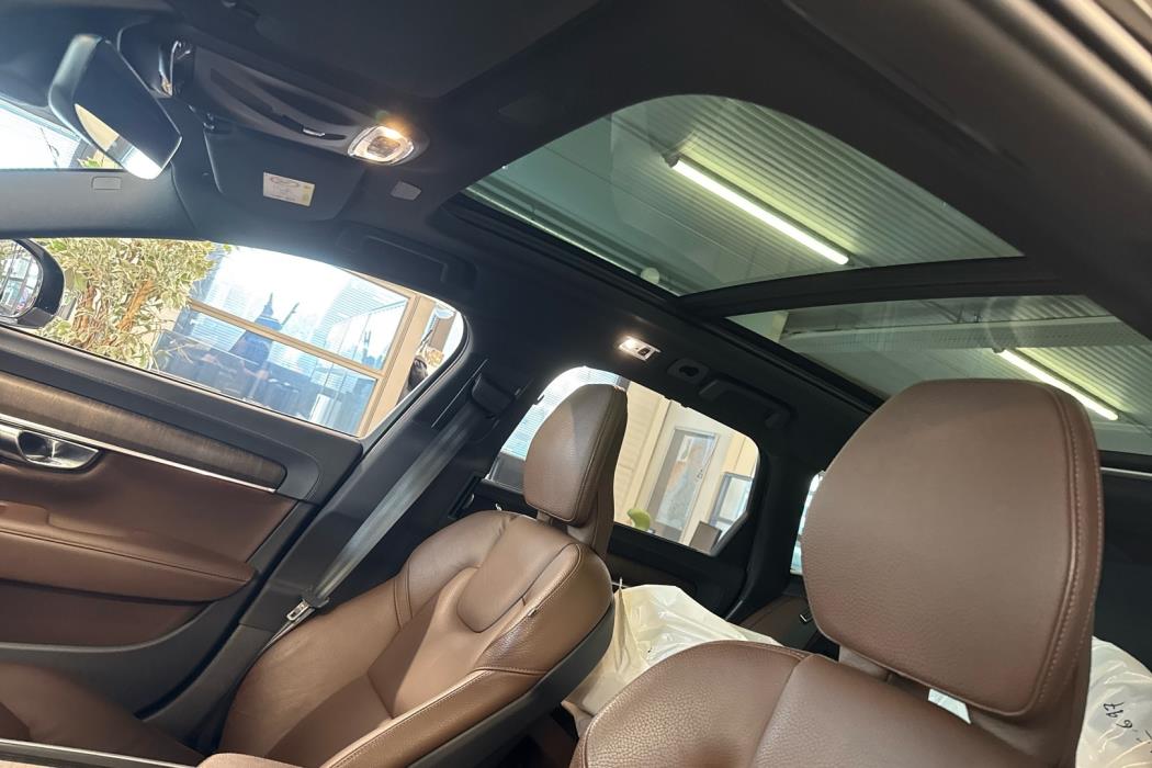 VOLVO V90 Cross Country 2021