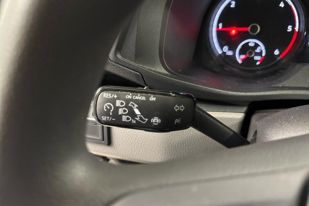 VOLKSWAGEN Transporter 2024