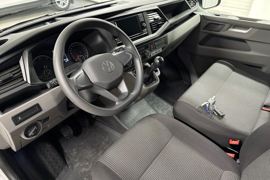 VOLKSWAGEN Transporter 2024