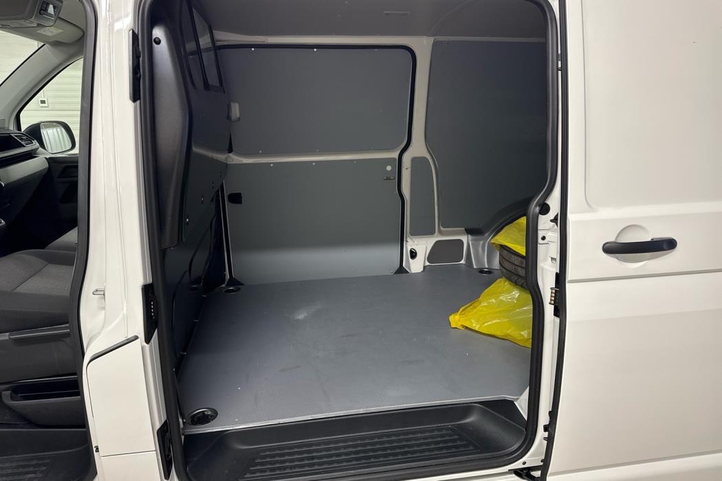 VOLKSWAGEN Transporter 2024