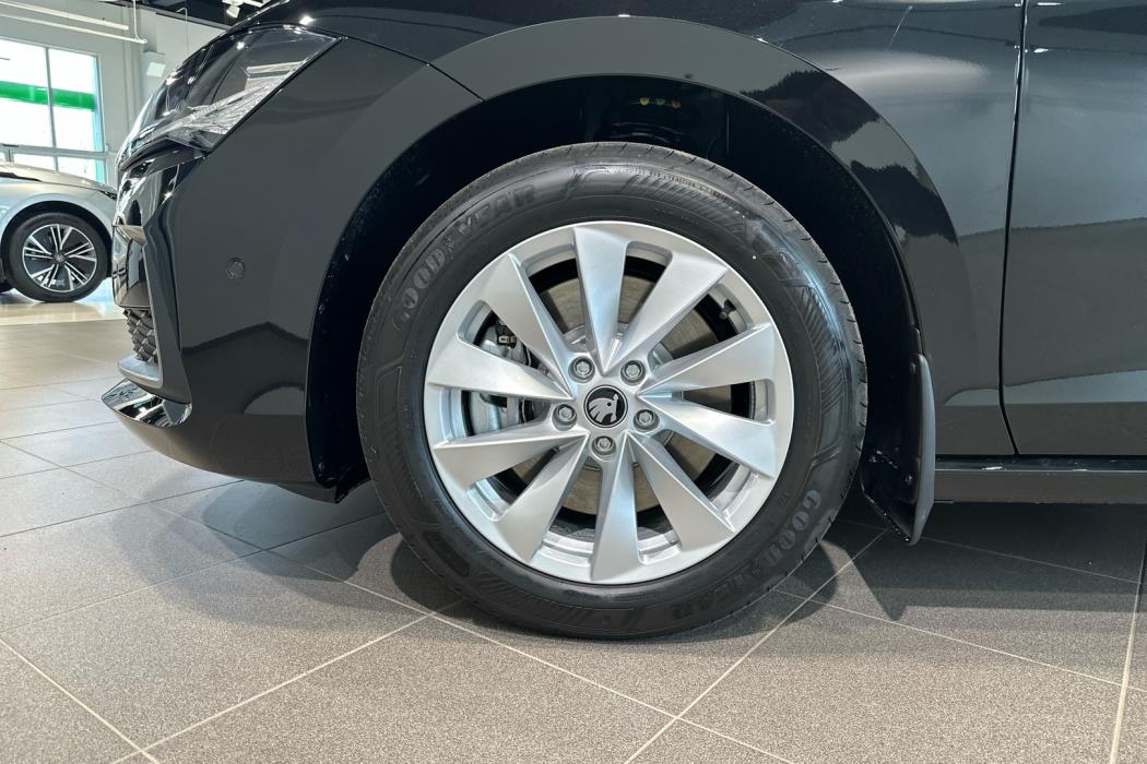 SKODA Superb 2026