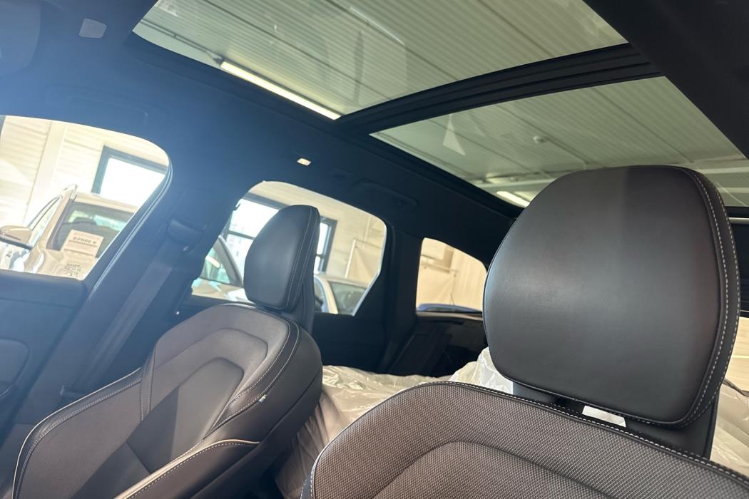 VOLVO XC60 2022