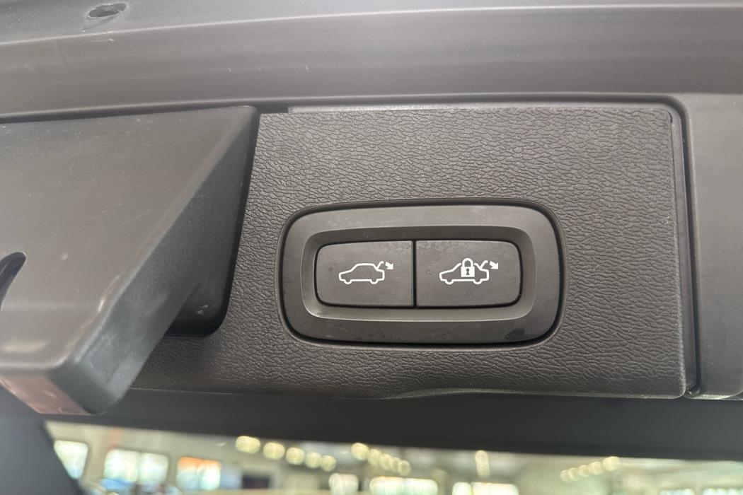 VOLVO XC60 2022
