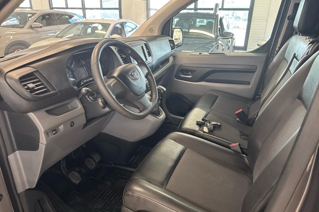 TOYOTA Proace 2016