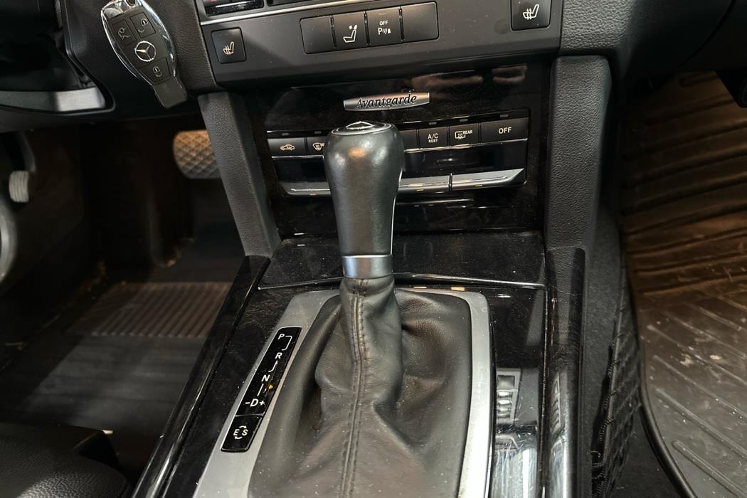 MERCEDES-BENZ E 2011