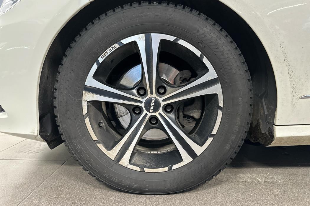 MERCEDES-BENZ E 2011