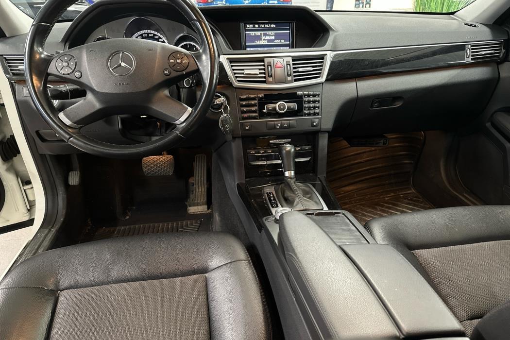 MERCEDES-BENZ E 2011