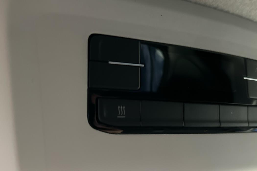 VOLKSWAGEN Transporter 2024