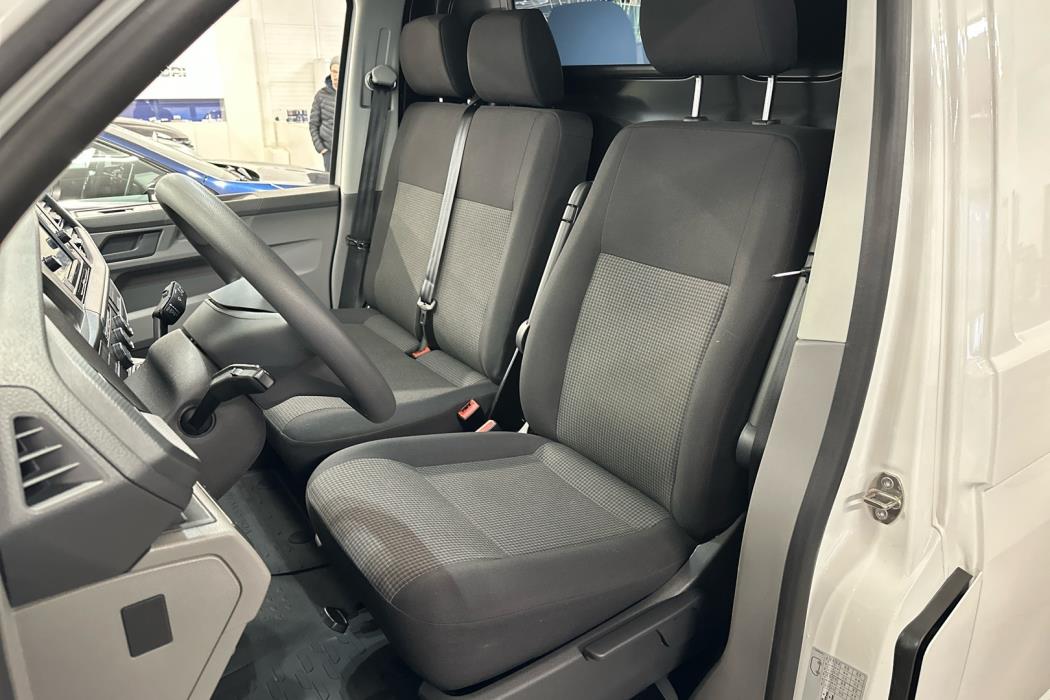 VOLKSWAGEN Transporter 2024