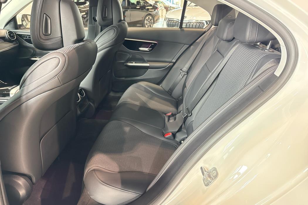 MERCEDES-BENZ C 2024