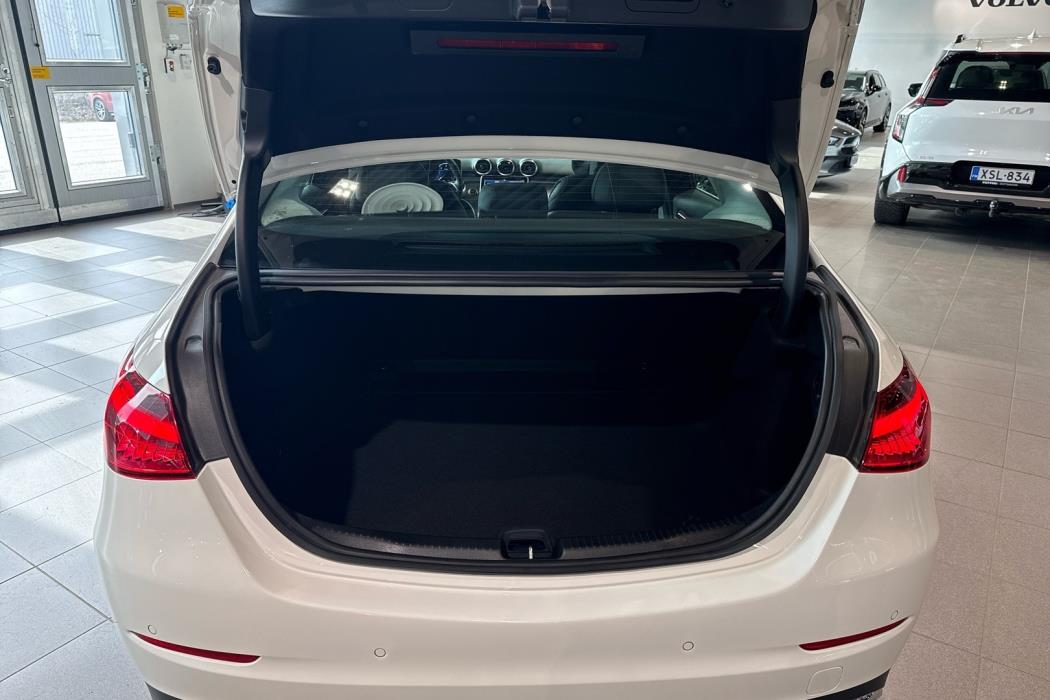MERCEDES-BENZ C 2024