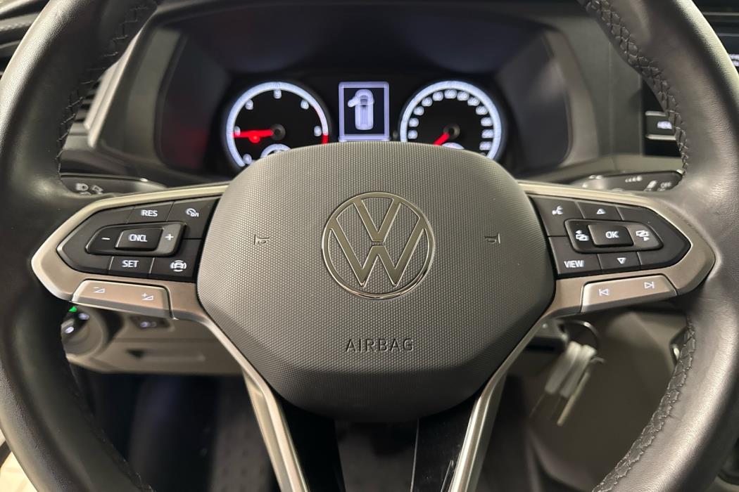 VOLKSWAGEN Transporter 2024
