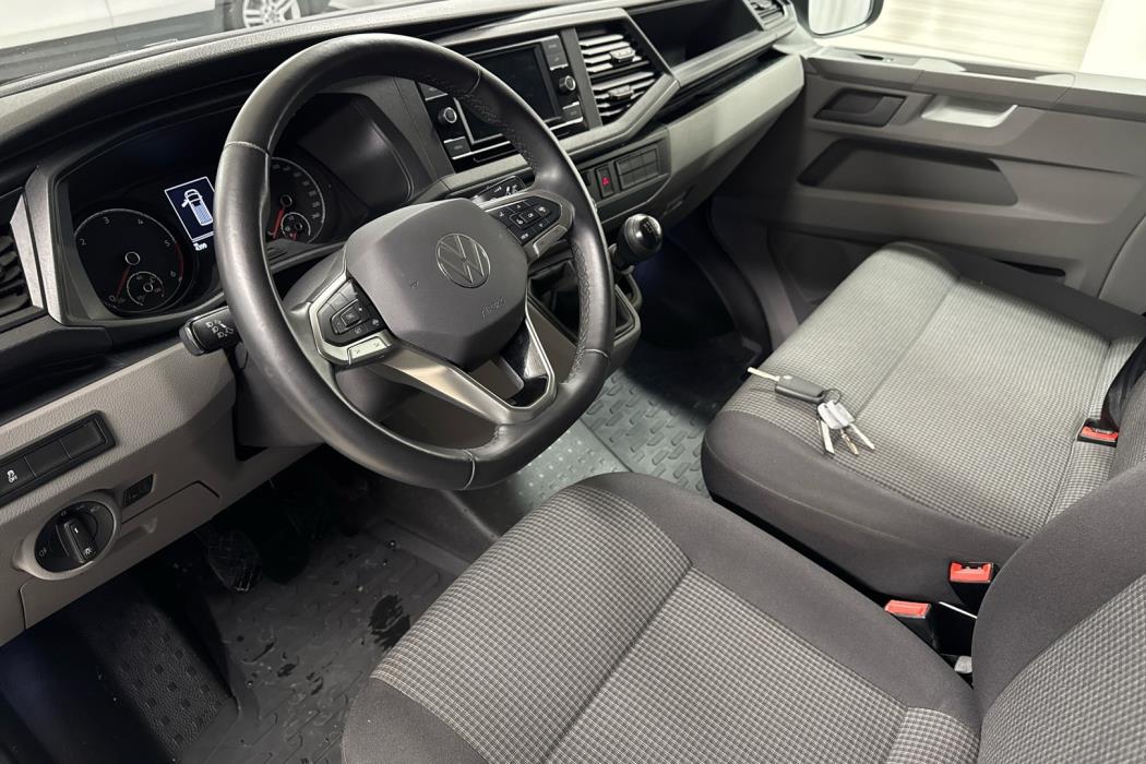 VOLKSWAGEN Transporter 2024