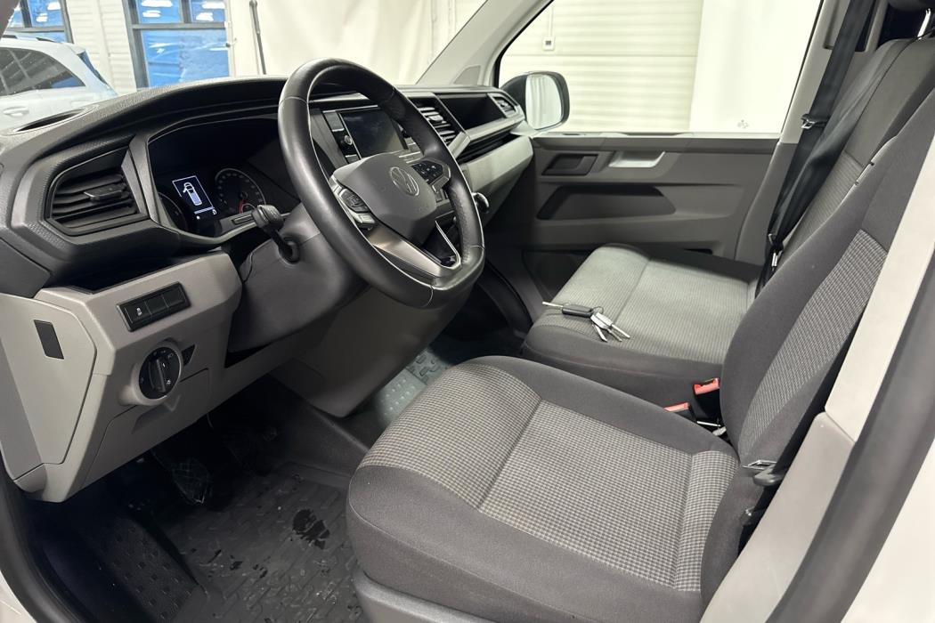 VOLKSWAGEN Transporter 2024