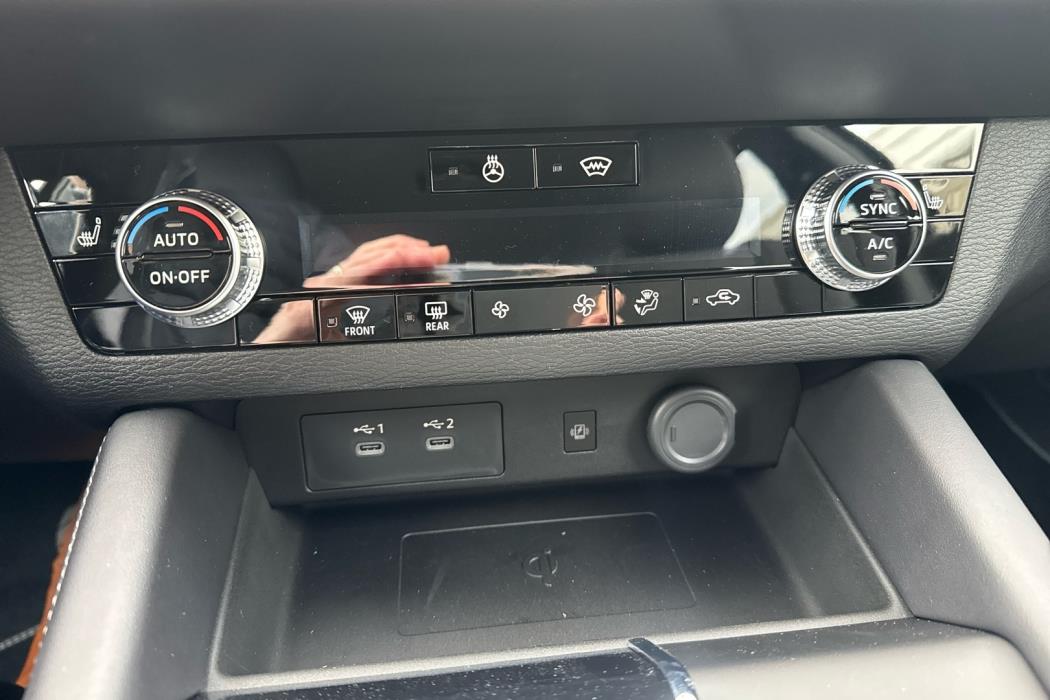 MITSUBISHI Outlander 2025