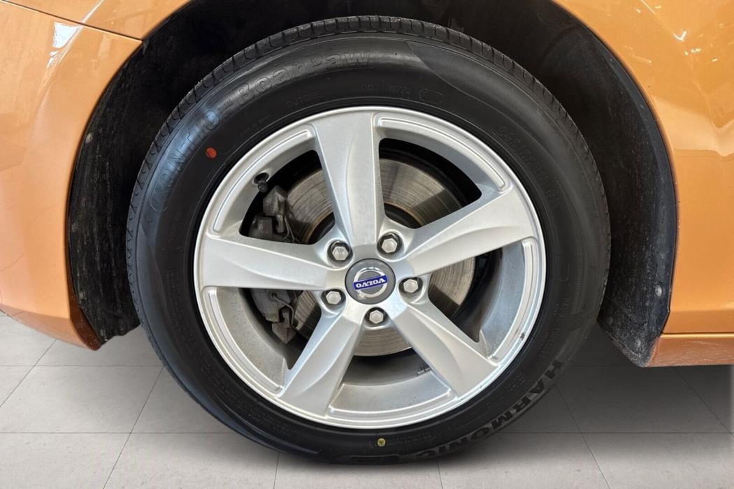 VOLVO V40 2014