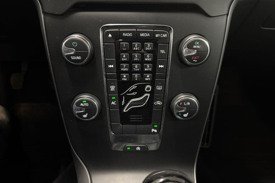 VOLVO V40 2014