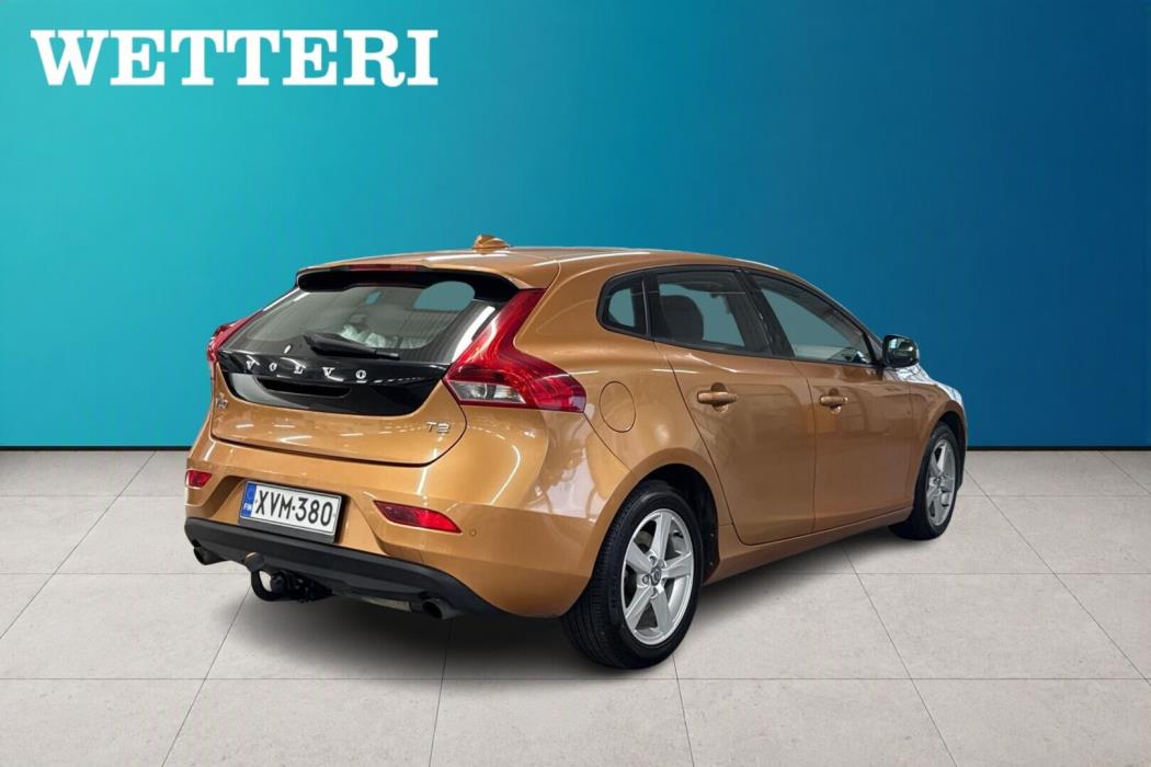 VOLVO V40 2014