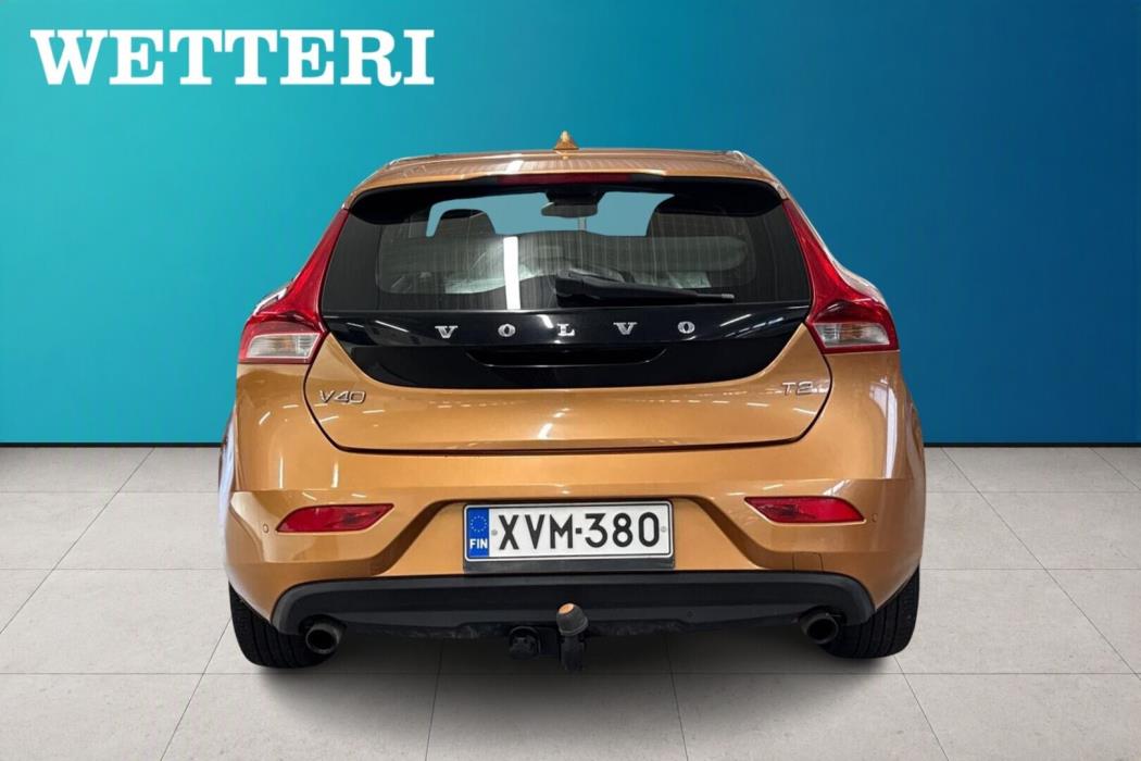 VOLVO V40 2014