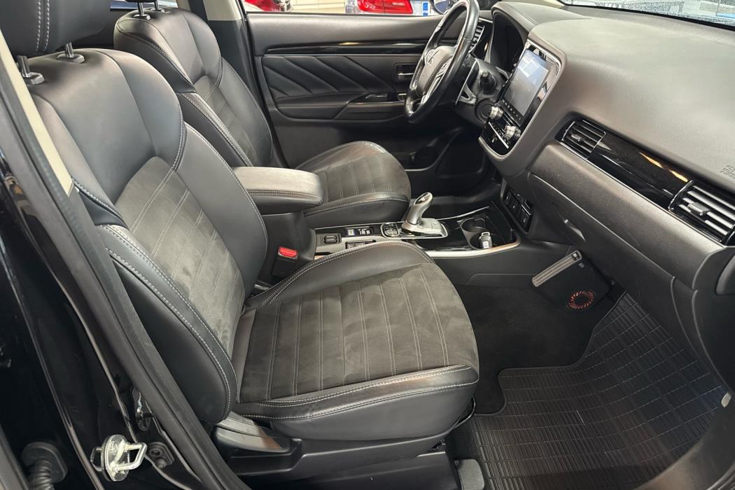 MITSUBISHI Outlander PHEV 2021