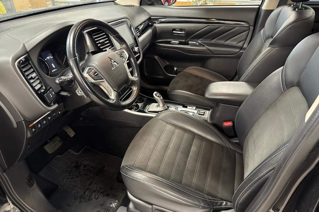 MITSUBISHI Outlander PHEV 2021