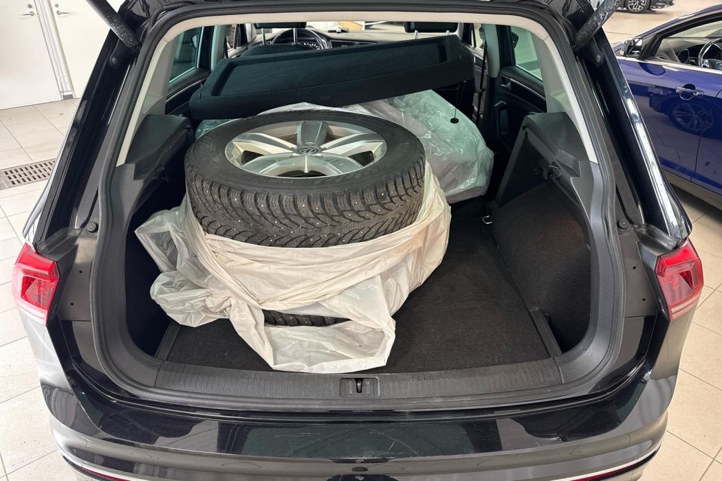 VOLKSWAGEN Tiguan 2020