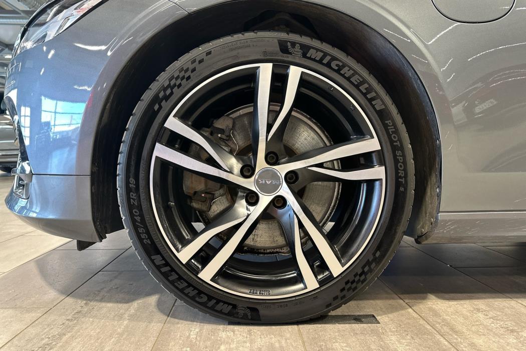 VOLVO V90 2019