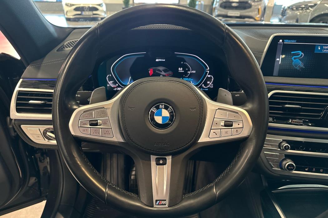 BMW 745 2020