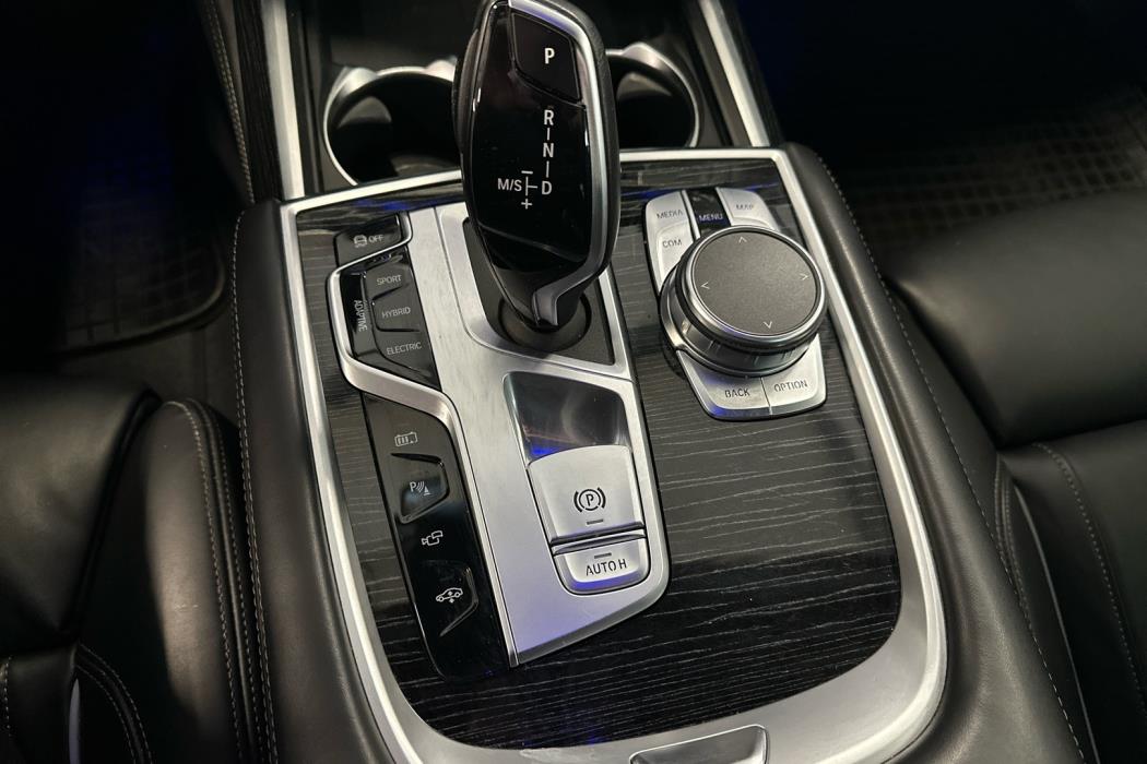 BMW 745 2020