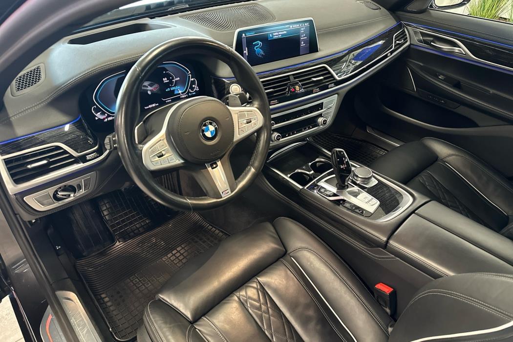 BMW 745 2020