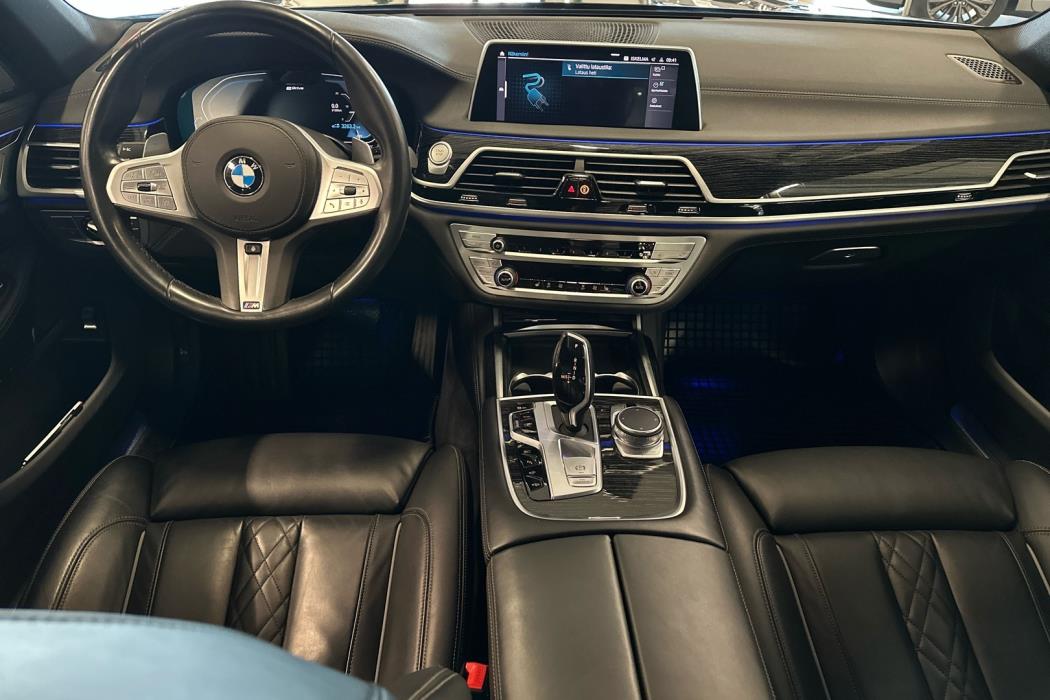 BMW 745 2020