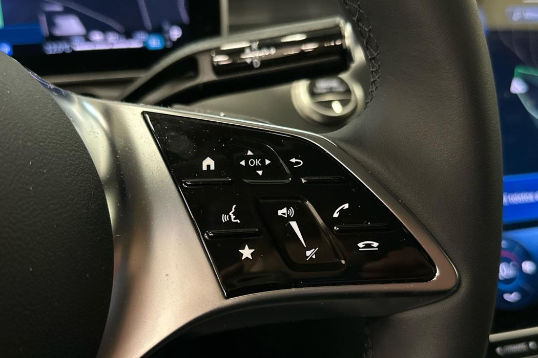 MERCEDES-BENZ C 2024