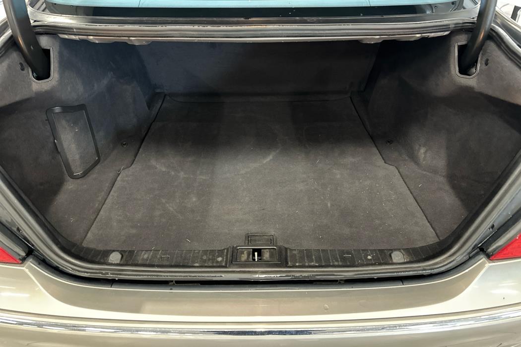 MERCEDES-BENZ E 2004