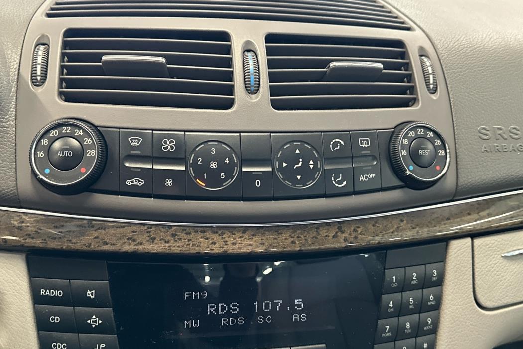 MERCEDES-BENZ E 2004