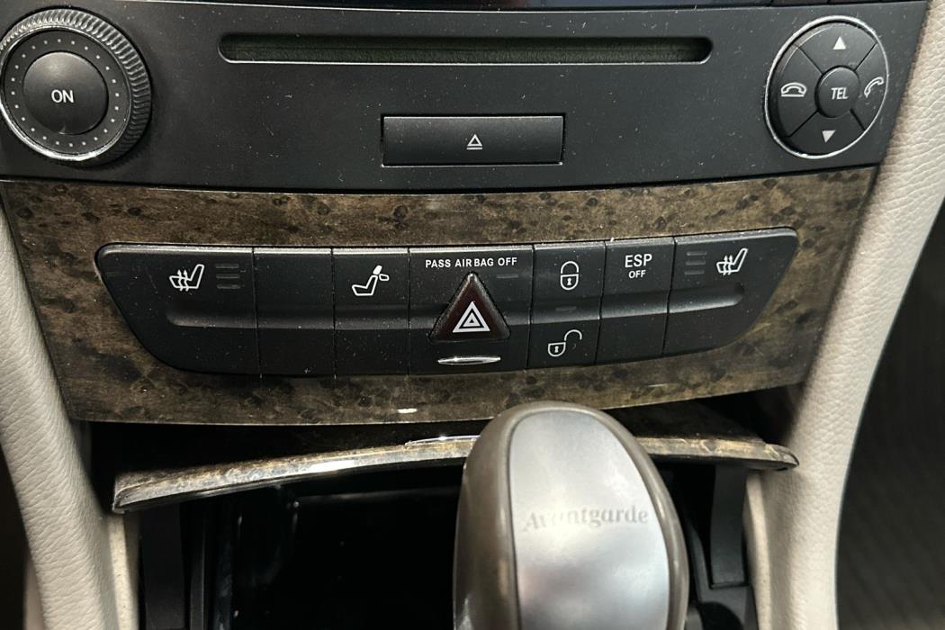 MERCEDES-BENZ E 2004