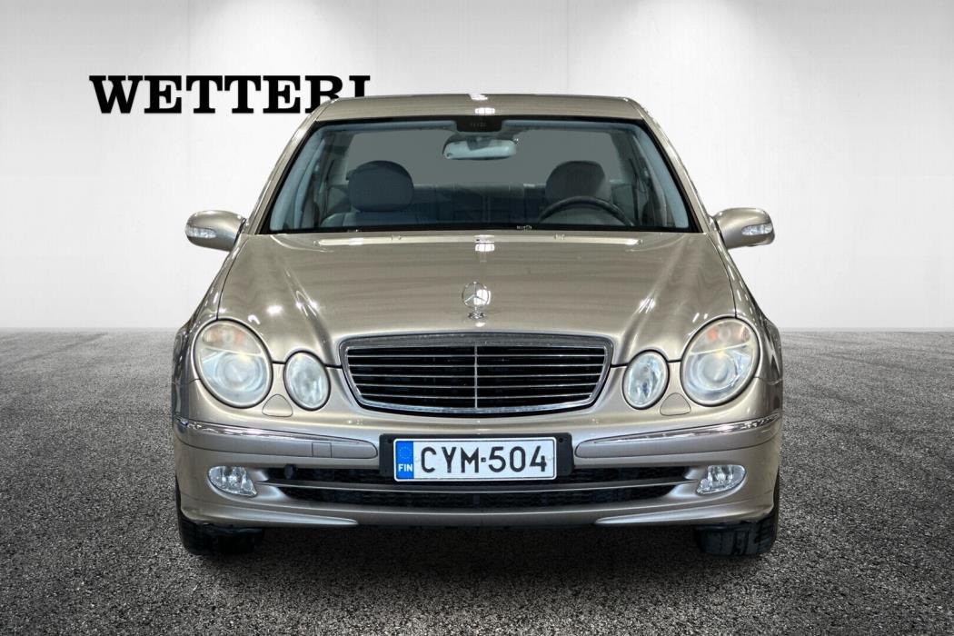 MERCEDES-BENZ E 2004