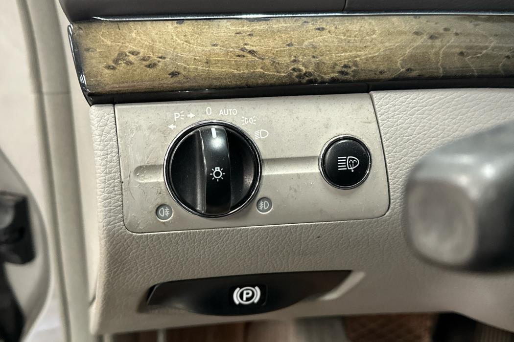 MERCEDES-BENZ E 2004