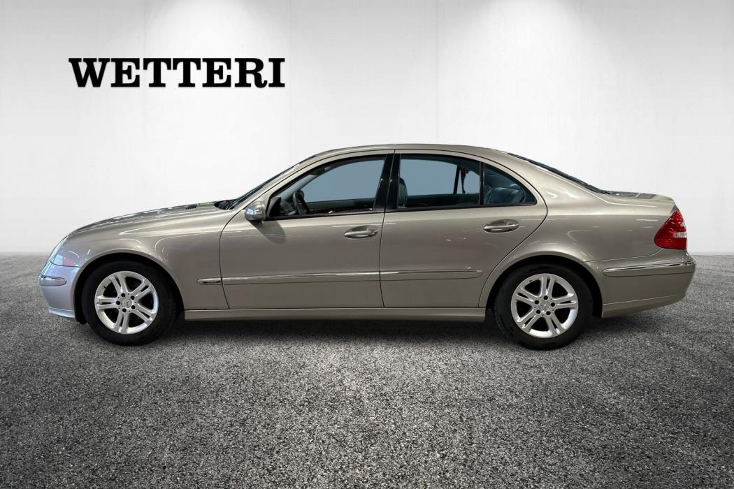 MERCEDES-BENZ E 2004