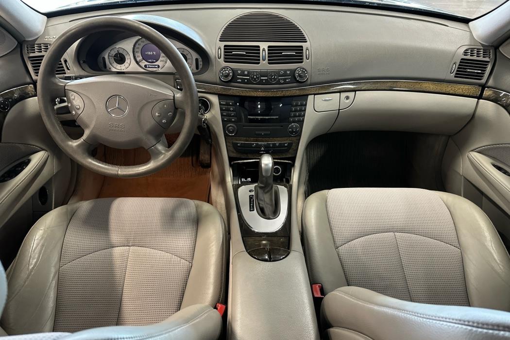 MERCEDES-BENZ E 2004