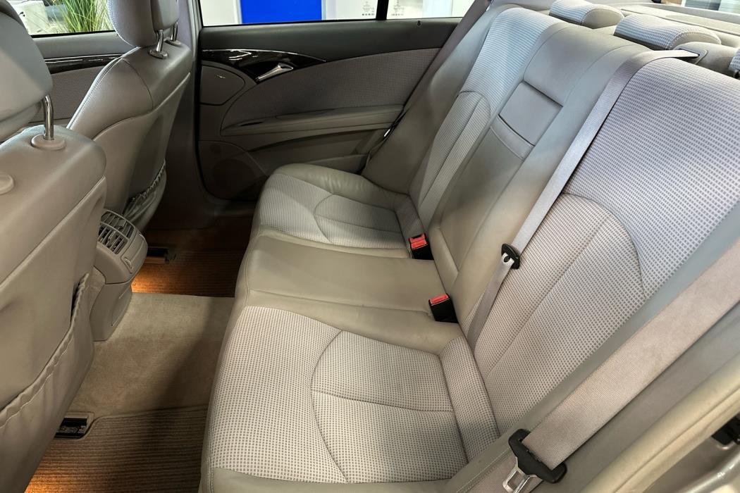 MERCEDES-BENZ E 2004
